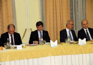 Davutoğlu kanaat önderleriyle buluştu